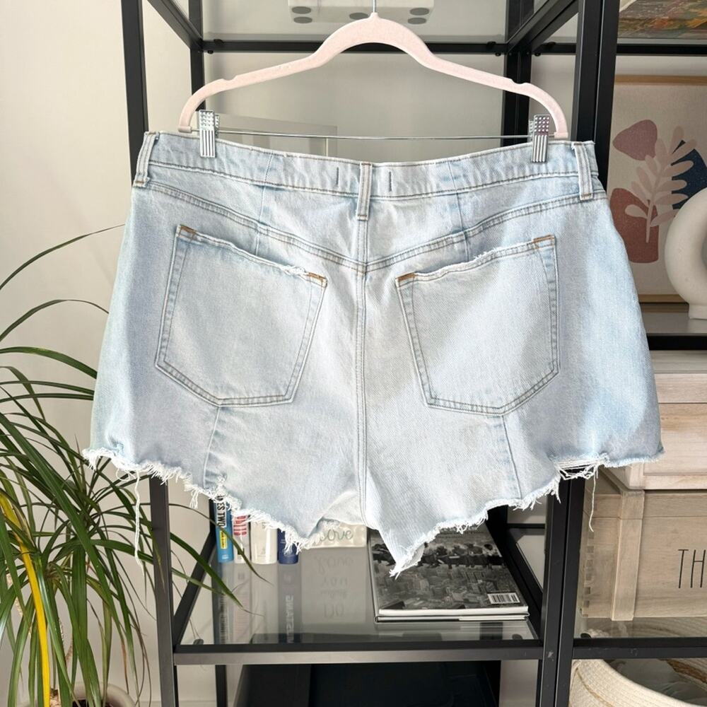 Abercrombie & Fitch Curve Love The Cut Off Light Blue Wash High Rise Shorts 34 - Picture 3 of 8